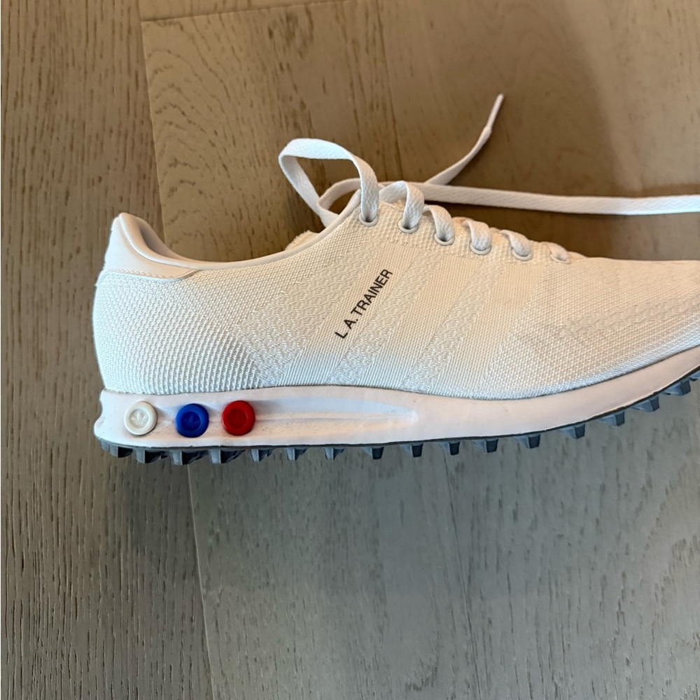 Selling a great condition pair of Adidas white sneakers